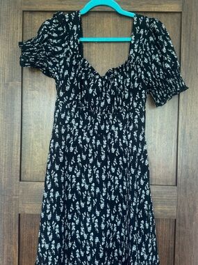 Francesca's Collections Black Floral Midi Dress